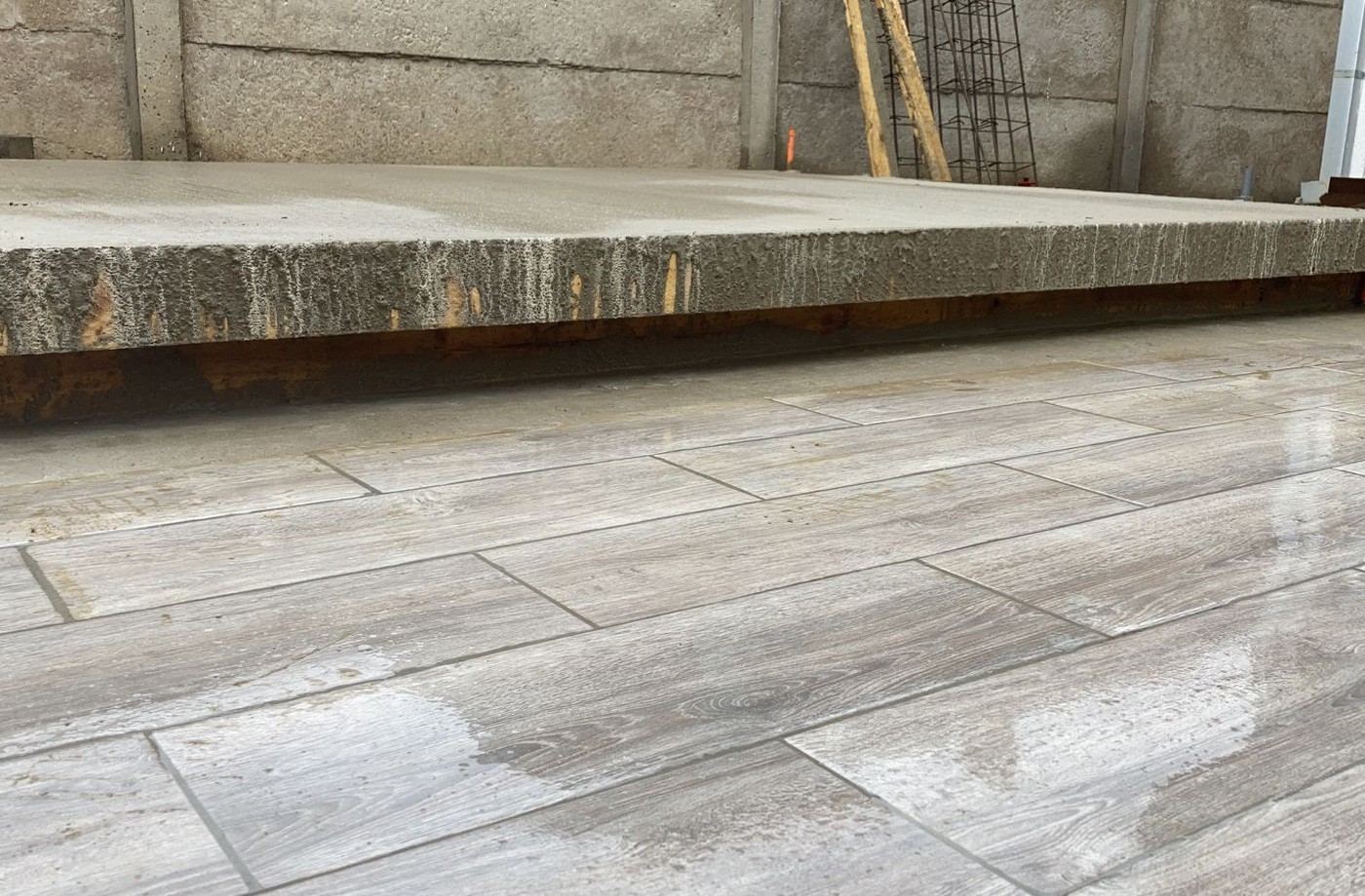 Materialidad del piso y asientos